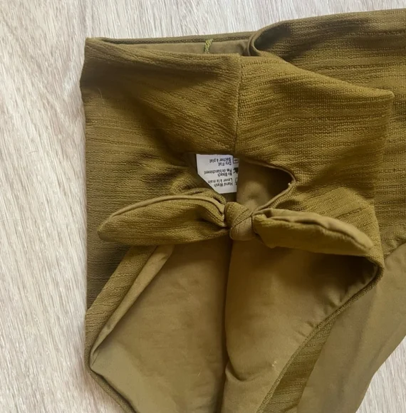 L*Space Camellia Bikini Top & Bummin' Bottom Shorebreak Texture Small - Picture 7 of 15